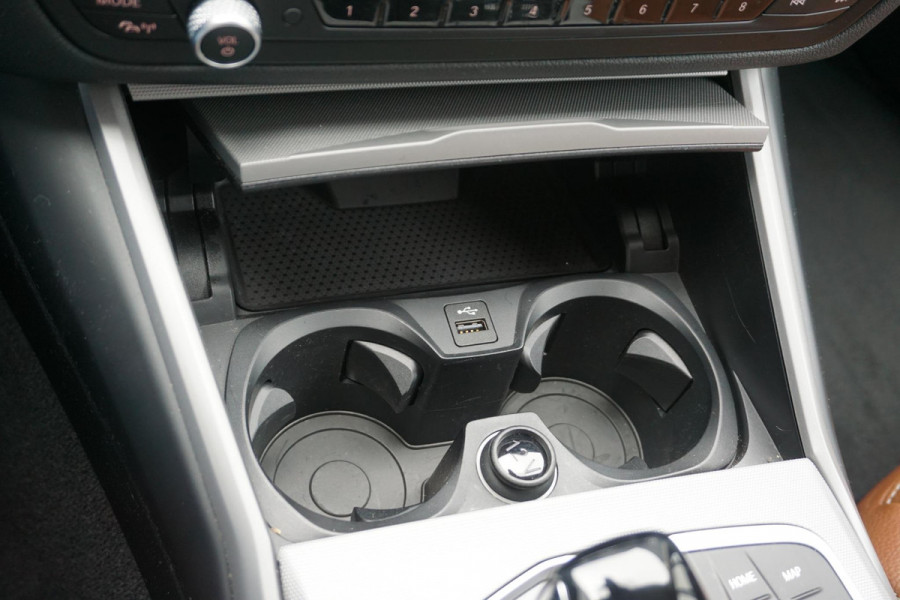 BMW 3-serie 320i High Exec.Individual/Dealeronderhouden/ Trekhaak wegklapbaar