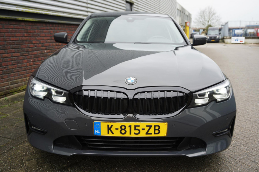 BMW 3-serie 320i High Exec.Individual/Dealeronderhouden/ Trekhaak wegklapbaar