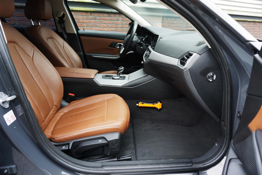 BMW 3-serie 320i High Exec.Individual/Dealeronderhouden/ Trekhaak wegklapbaar