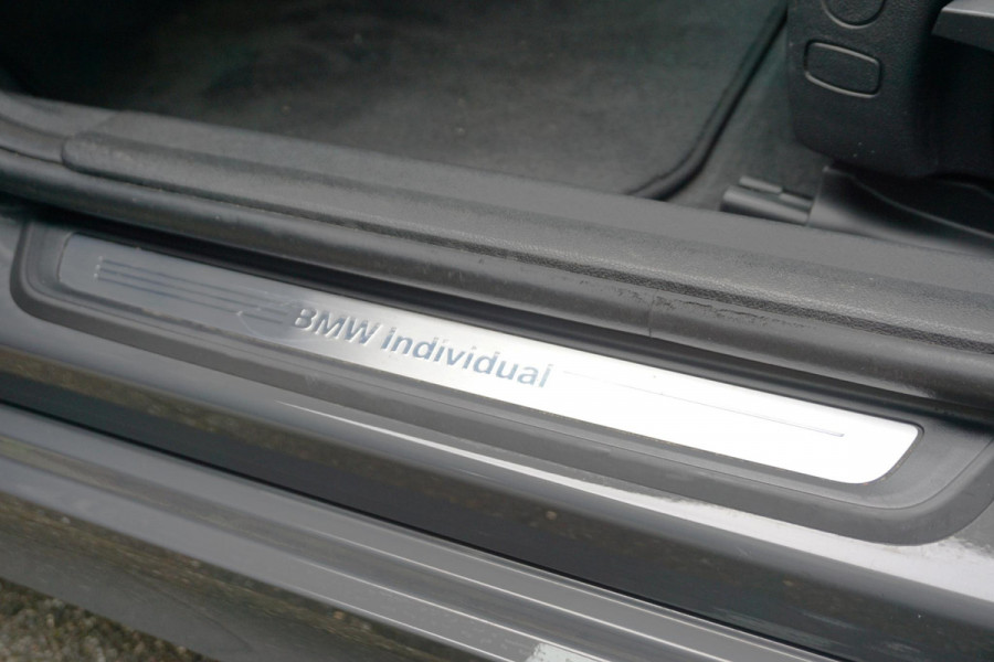 BMW 3-serie 320i High Exec.Individual/Dealeronderhouden/ Trekhaak wegklapbaar