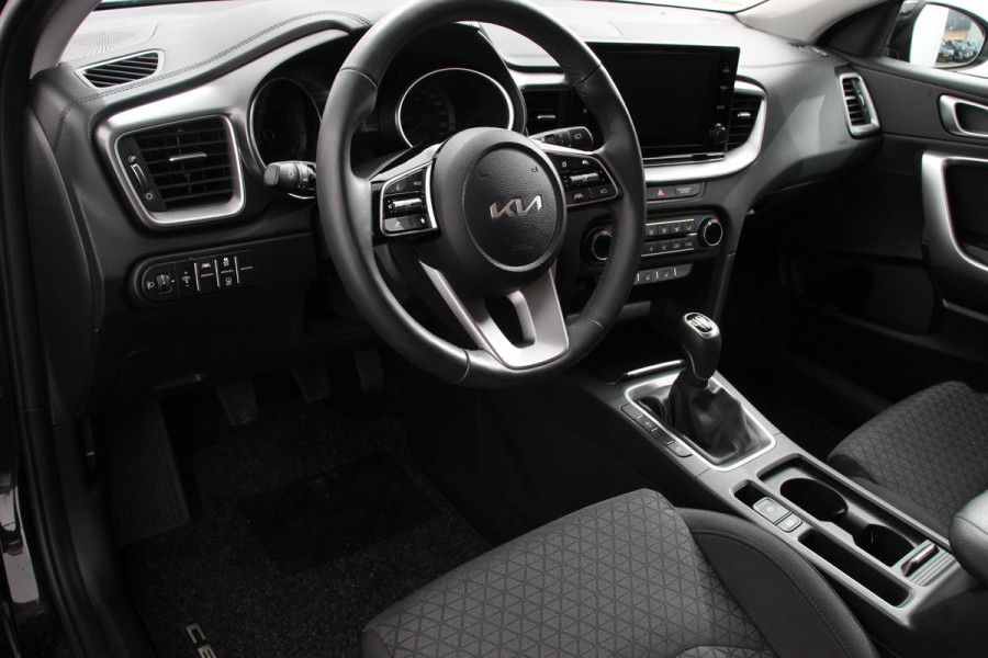 Kia Ceed Sportswagon 1.0 T-GDi 101pk Prestige Navigatie Apple Carplay/Android Auto Camera Stoel- en stuurverwarming Cruise Control Climatronic Start/Stop systeem Getinte ramen