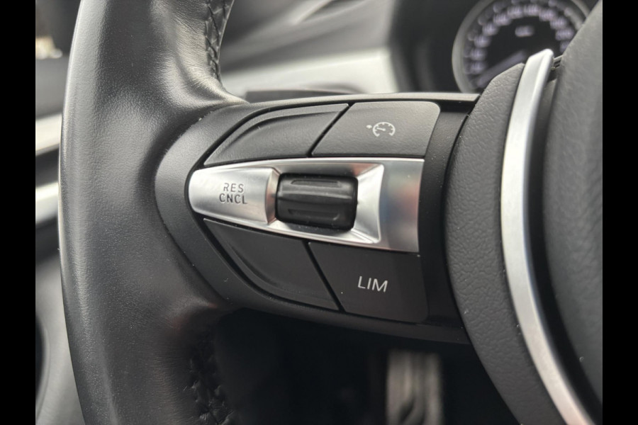 BMW X1 xDrive25e eDrive M Sport | SCI | Plug-in Hybride | PHEV | 220pk | Panoramadak | Storm Bay Metallic | 19 inch | M Pakket | Camera | Sportstoelen | Led verlichting | Head Up Display | Shadowline Exterieur