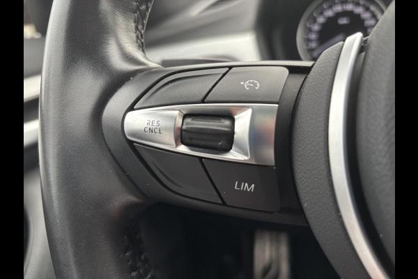 BMW X1 xDrive25e eDrive M Sport | SCI | Plug-in Hybride | PHEV | 220pk | Panoramadak | Storm Bay Metallic | 19 inch | M Pakket | Camera | Sportstoelen | Led verlichting | Head Up Display | Shadowline Exterieur