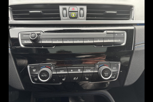 BMW X1 xDrive25e eDrive M Sport | SCI | Plug-in Hybride | PHEV | 220pk | Panoramadak | Storm Bay Metallic | 19 inch | M Pakket | Camera | Sportstoelen | Led verlichting | Head Up Display | Shadowline Exterieur