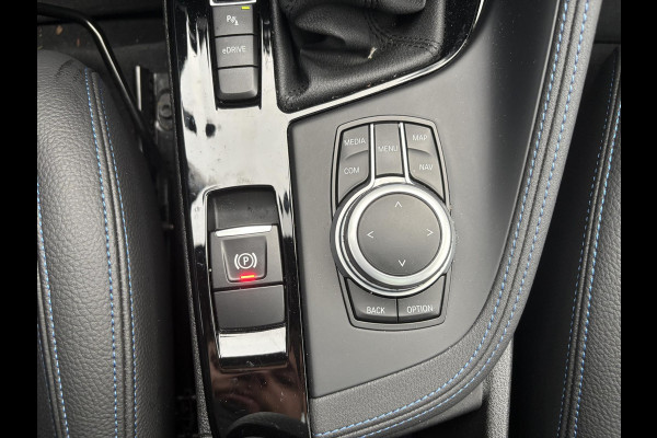 BMW X1 xDrive25e eDrive M Sport | SCI | Plug-in Hybride | PHEV | 220pk | Panoramadak | Storm Bay Metallic | 19 inch | M Pakket | Camera | Sportstoelen | Led verlichting | Head Up Display | Shadowline Exterieur