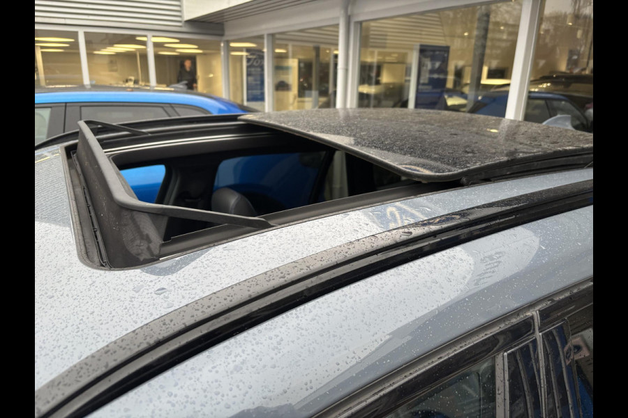 BMW X1 xDrive25e eDrive M Sport | SCI | Plug-in Hybride | PHEV | 220pk | Panoramadak | Storm Bay Metallic | 19 inch | M Pakket | Camera | Sportstoelen | Led verlichting | Head Up Display | Shadowline Exterieur