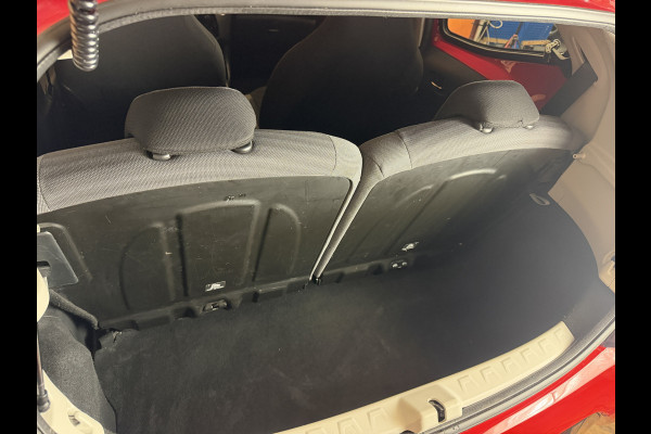 Toyota Aygo 1.0 VVT-i x-play automaat | airco | camera | 5drs rijstrooksensor | brake assist