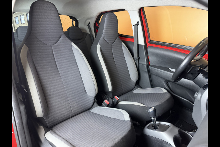 Toyota Aygo 1.0 VVT-i x-play automaat | airco | camera | 5drs rijstrooksensor | brake assist