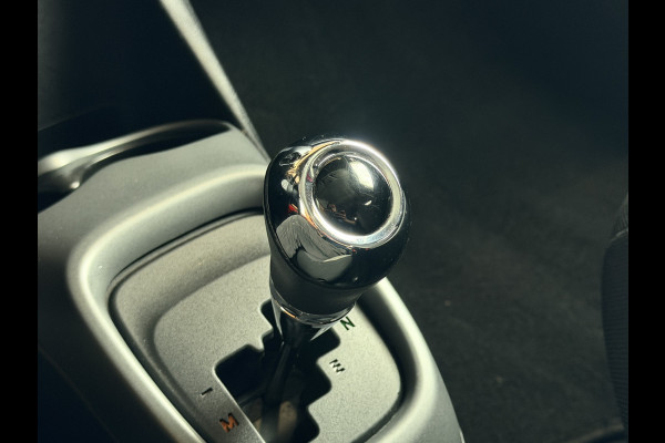 Toyota Aygo 1.0 VVT-i x-play automaat | airco | camera | 5drs rijstrooksensor | brake assist