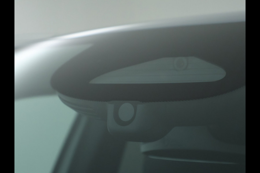 Mercedes-Benz GLA 250 e Star Edition AMG Line AMG | Achteruitrijcamera | Ledkoplampen | EASY-PACK achterklep | Distronic. Inclusief 24 maanden Mercedes-Benz Certified garantie voor Europa.