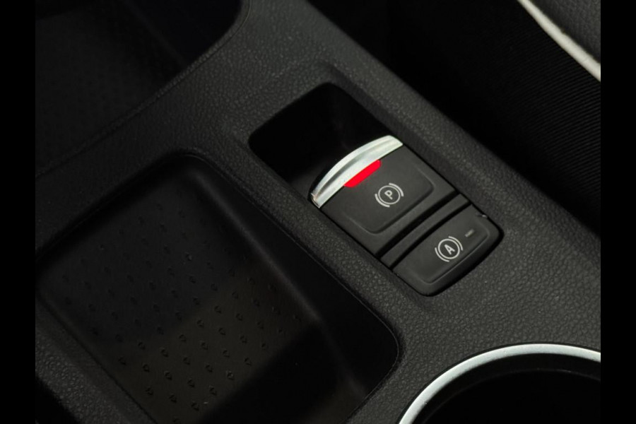 Renault Captur 1.6 E-Tech Plug-in Hybrid 160 Intens PLUG IN HYBRIDE | TREKHAAK | 18 INCH