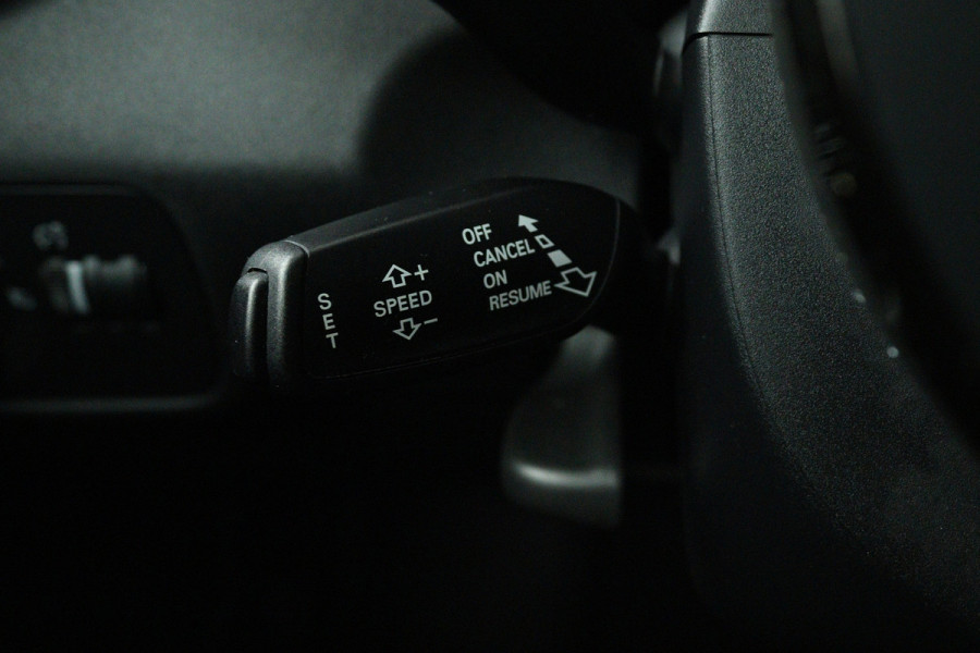 Audi A1 Sportback 1.0 TFSI Advance Sport (NAVIGATIE, CRUISE CONTROL, AUTOMAAT)