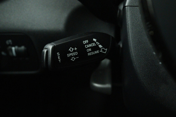 Audi A1 Sportback 1.0 TFSI Advance Sport (NAVIGATIE, CRUISE CONTROL, AUTOMAAT)