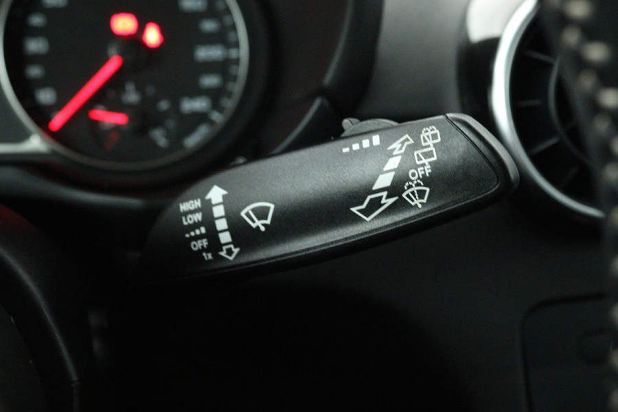 Audi A1 Sportback 1.0 TFSI Advance Sport (NAVIGATIE, CRUISE CONTROL, AUTOMAAT)