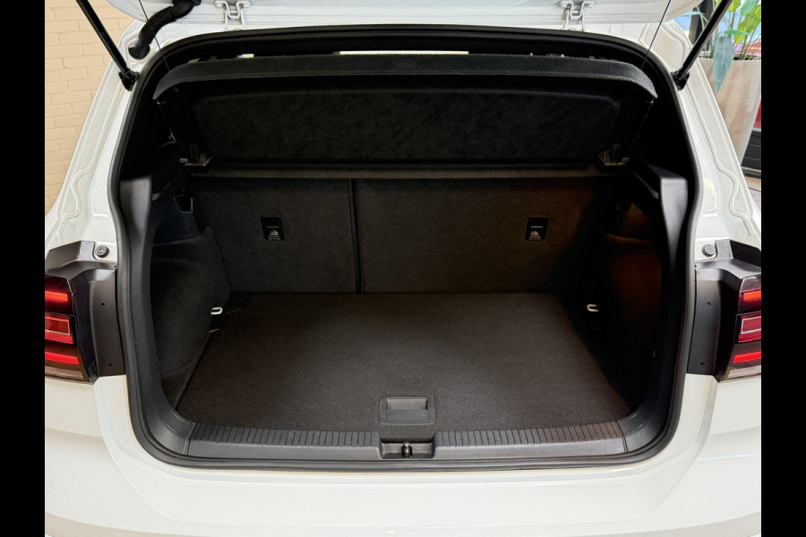 Volkswagen T-Cross 1.5 TSI 150 ACT R-Line | Navi | Beats | Camera | Virtual cockpit | 18" | ACC | Dodehoek | 100% Onderhouden!