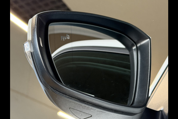 Volkswagen T-Cross 1.5 TSI 150 ACT R-Line | Navi | Beats | Camera | Virtual cockpit | 18" | ACC | Dodehoek | 100% Onderhouden!