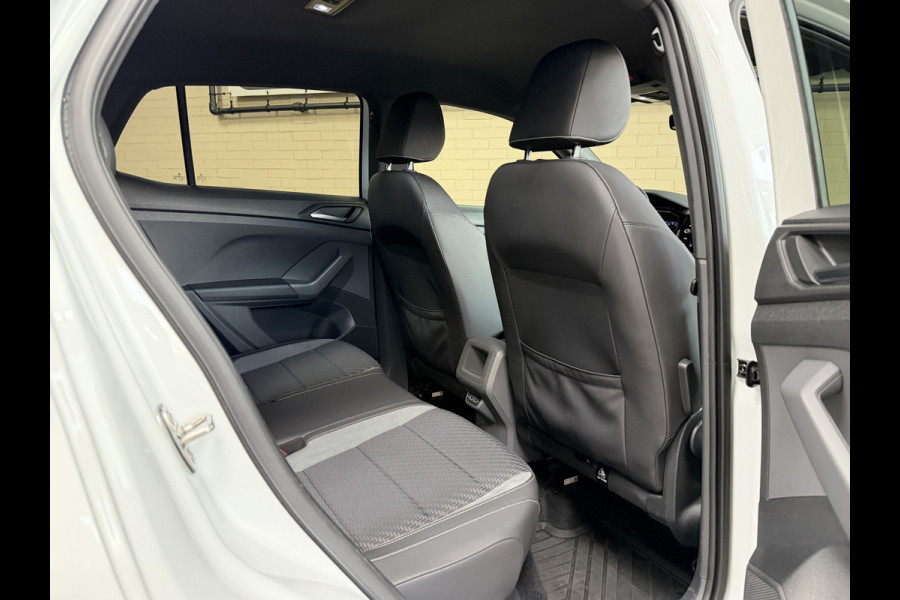 Volkswagen T-Cross 1.5 TSI 150 ACT R-Line | Navi | Beats | Camera | Virtual cockpit | 18" | ACC | Dodehoek | 100% Onderhouden!