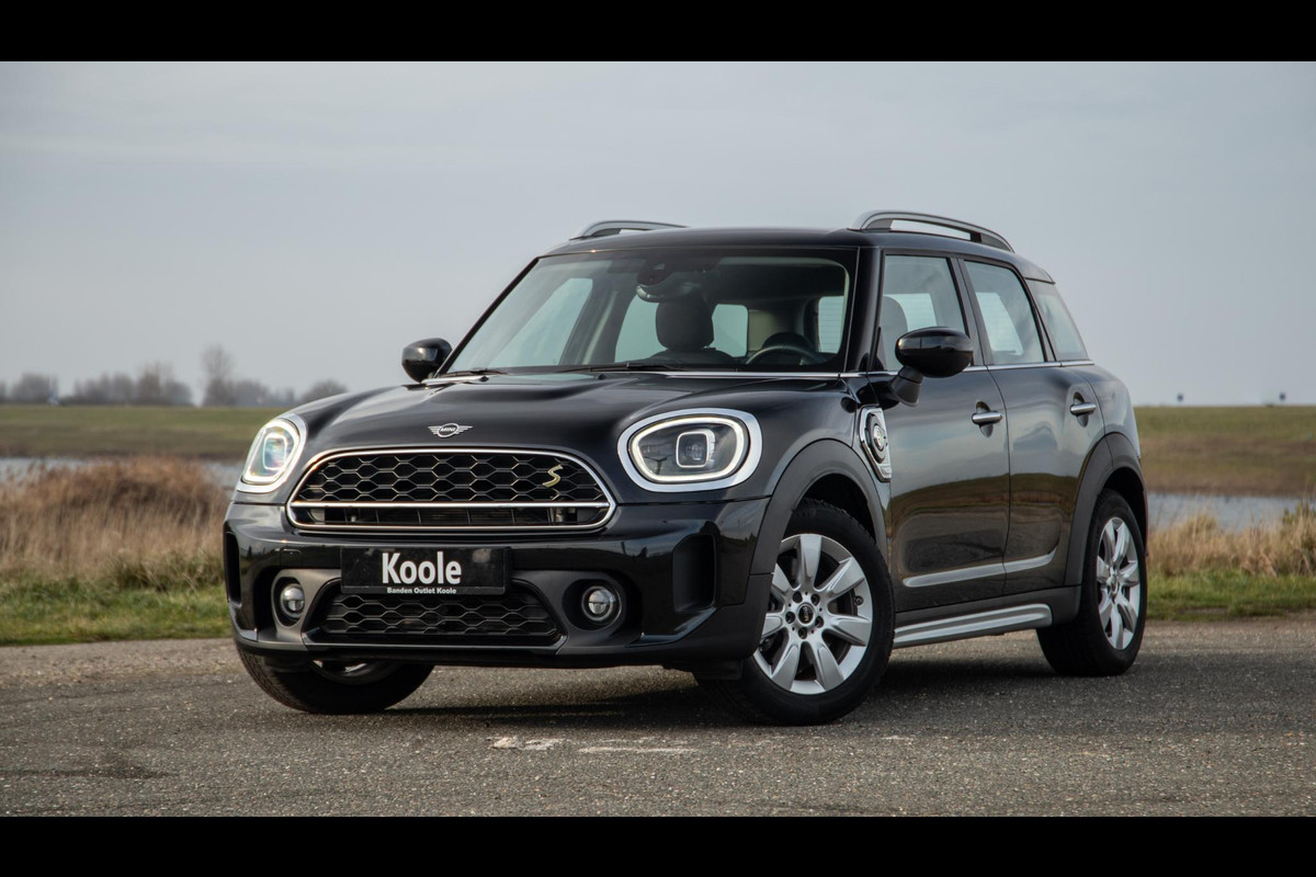 MINI Countryman 1.5 Cooper S E ALL4 Essential CAMERA / NAVI / CARPLAY / AIRCO / ZWART / STOELVERWARMING