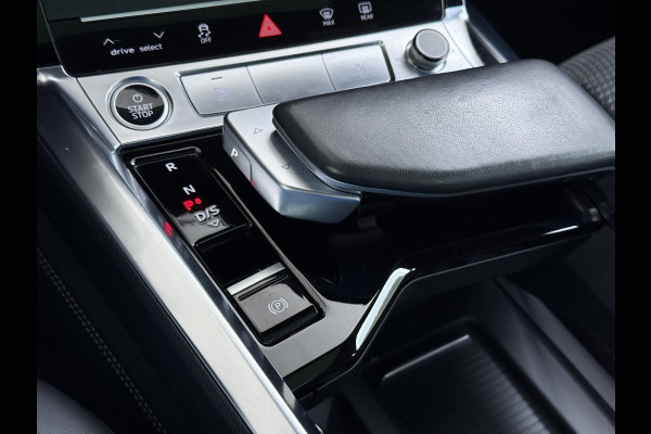 Audi e-tron Quattro S-Line Pano-dak Luchtvering Sportstoelen Zwarte-Hemel PTC Apple Carplay Androi Auto Leder/Alcantara Memory Navi Camera P SOH 91% Stoelverwarming Led Elek.Stoelen DAB Elek.Achterklep Keyless Dealeronderhouden Origineel Nederlandse Auto Zeer Compleet