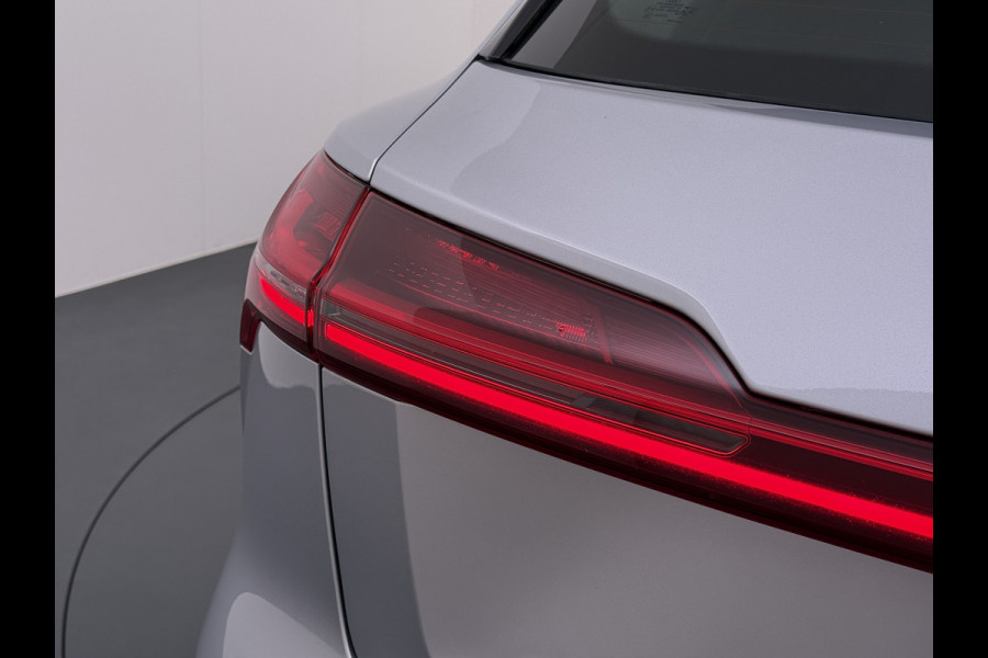 Audi e-tron Quattro S-Line Pano-dak Luchtvering Sportstoelen Zwarte-Hemel PTC Apple Carplay Androi Auto Leder/Alcantara Memory Navi Camera P SOH 91% Stoelverwarming Led Elek.Stoelen DAB Elek.Achterklep Keyless Dealeronderhouden Origineel Nederlandse Auto Zeer Compleet