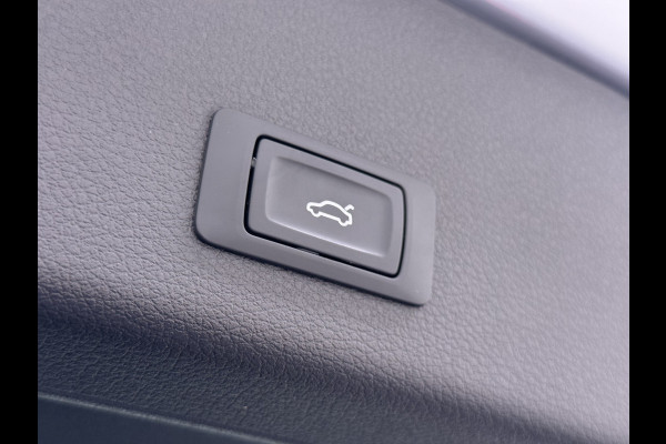 Audi e-tron Quattro S-Line Pano-dak Luchtvering Sportstoelen Zwarte-Hemel PTC Apple Carplay Androi Auto Leder/Alcantara Memory Navi Camera P SOH 91% Stoelverwarming Led Elek.Stoelen DAB Elek.Achterklep Keyless Dealeronderhouden Origineel Nederlandse Auto Zeer Compleet