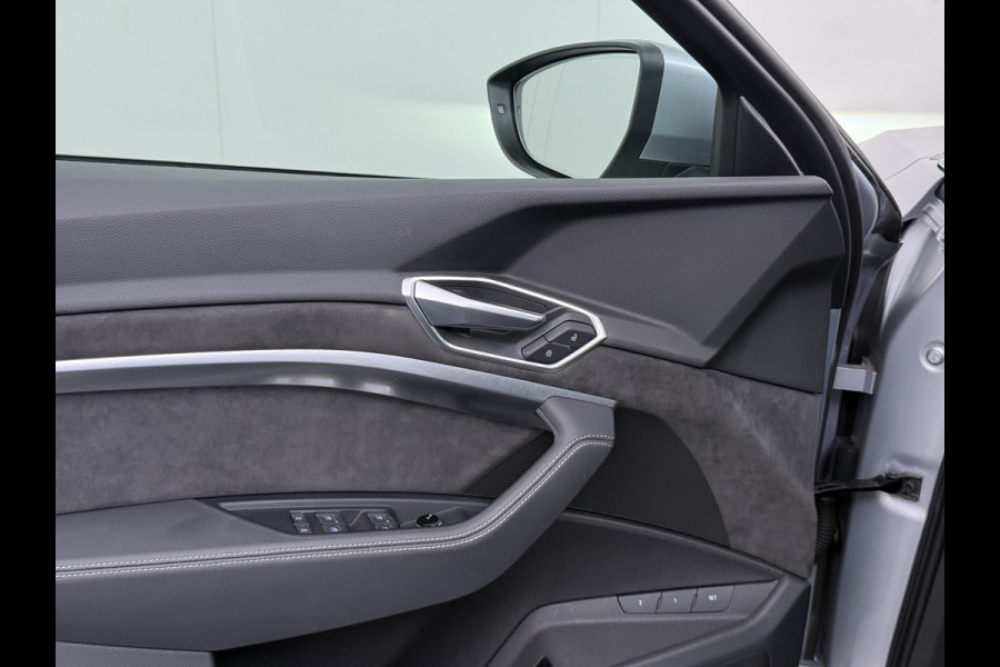 Audi e-tron Quattro S-Line Pano-dak Luchtvering Sportstoelen Zwarte-Hemel PTC Apple Carplay Androi Auto Leder/Alcantara Memory Navi Camera P SOH 91% Stoelverwarming Led Elek.Stoelen DAB Elek.Achterklep Keyless Dealeronderhouden Origineel Nederlandse Auto Zeer Compleet