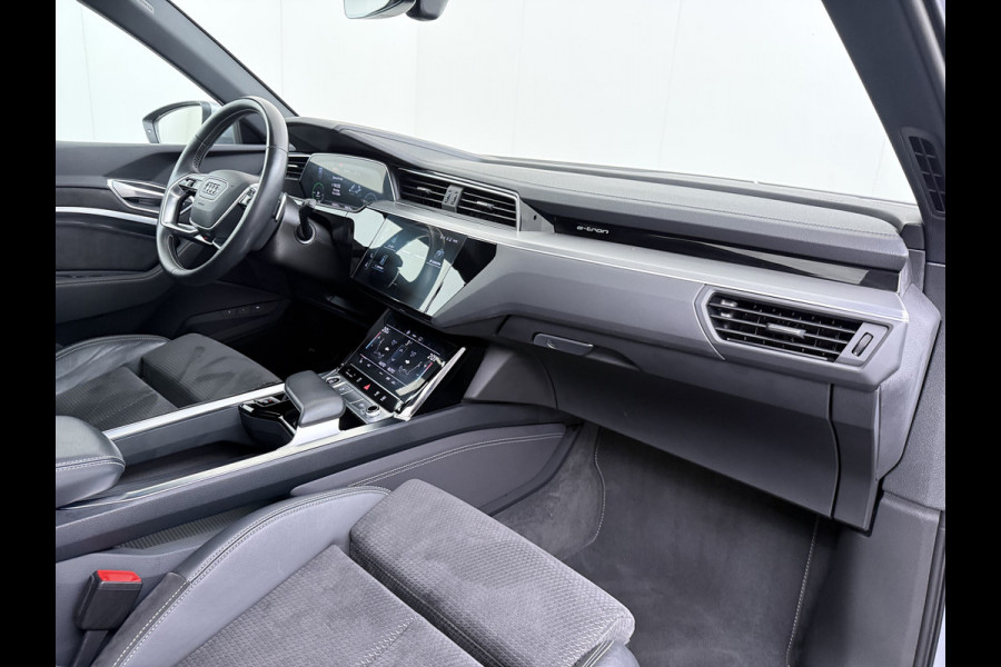 Audi e-tron Quattro S-Line Pano-dak Luchtvering Sportstoelen Zwarte-Hemel PTC Apple Carplay Androi Auto Leder/Alcantara Memory Navi Camera P SOH 91% Stoelverwarming Led Elek.Stoelen DAB Elek.Achterklep Keyless Dealeronderhouden Origineel Nederlandse Auto Zeer Compleet