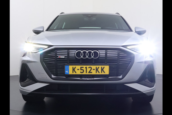 Audi e-tron Quattro S-Line Pano-dak Luchtvering Sportstoelen Zwarte-Hemel PTC Apple Carplay Androi Auto Leder/Alcantara Memory Navi Camera P SOH 91% Stoelverwarming Led Elek.Stoelen DAB Elek.Achterklep Keyless Dealeronderhouden Origineel Nederlandse Auto Zeer Compleet