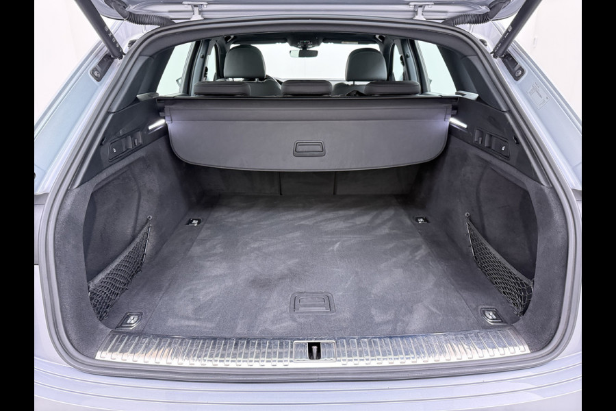 Audi e-tron Quattro S-Line Pano-dak Luchtvering Sportstoelen Zwarte-Hemel PTC Apple Carplay Androi Auto Leder/Alcantara Memory Navi Camera P SOH 91% Stoelverwarming Led Elek.Stoelen DAB Elek.Achterklep Keyless Dealeronderhouden Origineel Nederlandse Auto Zeer Compleet