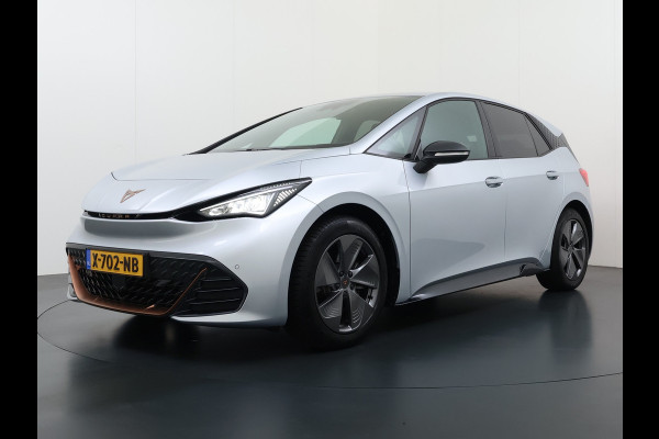 CUPRA Born Edition 62kWh 3 Fase Navi Ecc Apple Carplay Android 18"lm Adaptive-Cruise Pdc SOH 93% Stoel+Stuurverwarming Privacy Glas Lmv Led Isofix DAB Bluetooth Rijstrooksensor 1e Eigenaar Origineel Nederlandse Auto Dealeronderhouden 11kw laden thuis
