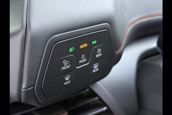 CUPRA Born Edition 62kWh 3 Fase Navi Ecc Apple Carplay Android 18"lm Adaptive-Cruise Pdc SOH 93% Stoel+Stuurverwarming Privacy Glas Lmv Led Isofix DAB Bluetooth Rijstrooksensor 1e Eigenaar Origineel Nederlandse Auto Dealeronderhouden 11kw laden thuis