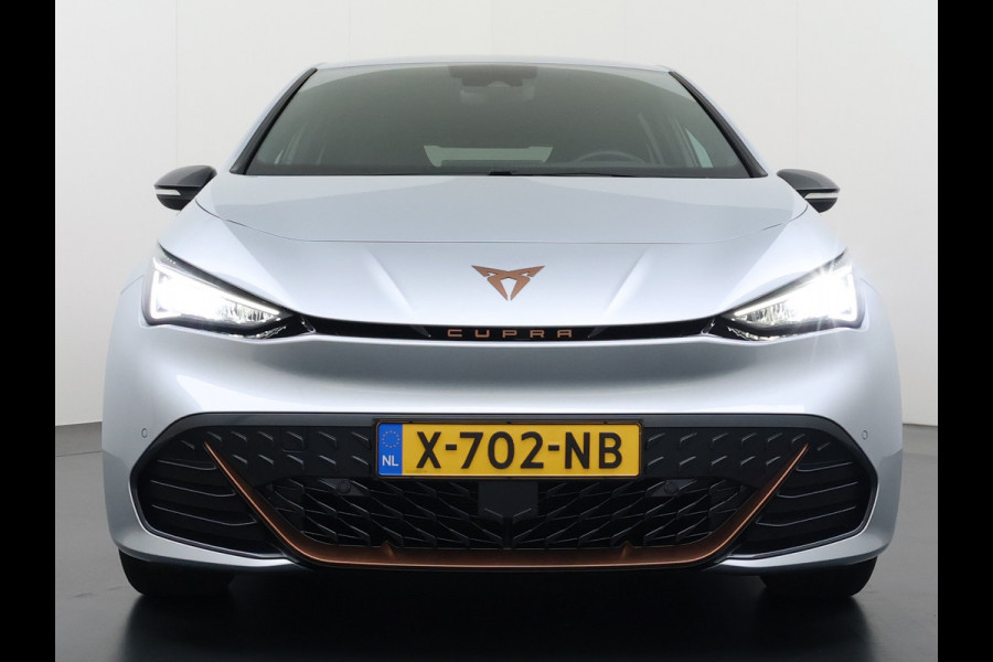 CUPRA Born Edition 62kWh 3 Fase Navi Ecc Apple Carplay Android 18"lm Adaptive-Cruise Pdc SOH 93% Stoel+Stuurverwarming Privacy Glas Lmv Led Isofix DAB Bluetooth Rijstrooksensor 1e Eigenaar Origineel Nederlandse Auto Dealeronderhouden 11kw laden thuis