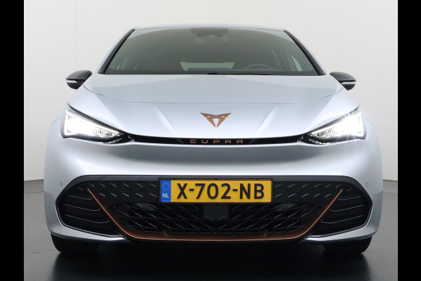 CUPRA Born Edition 62kWh 3 Fase Navi Ecc Apple Carplay Android 18"lm Adaptive-Cruise Pdc SOH 93% Stoel+Stuurverwarming Privacy Glas Lmv Led Isofix DAB Bluetooth Rijstrooksensor 1e Eigenaar Origineel Nederlandse Auto Dealeronderhouden 11kw laden thuis