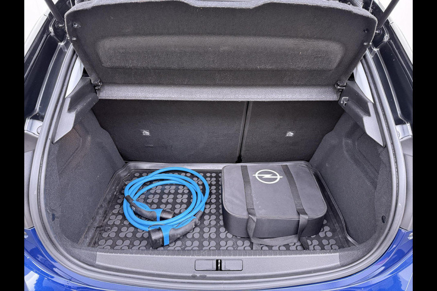 Opel CORSA-E Elegance 50 kWh VAN € 19.900,- VOOR € 16.770,- UW LENTEVOORDEEL € 3.130,-! | 3 FASE | SOH 93% | STUUR+STOELVERWARMING | WARMTEPOMP | DEALER ONDERHOUDEN | RIJKLAARPRIJS |CAMERA | DODE HOEK| LEKKER COMPLEET|