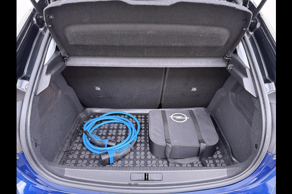 Opel CORSA-E Elegance 50 kWh VAN € 19.900,- VOOR € 16.770,- UW LENTEVOORDEEL € 3.130,-! | 3 FASE | SOH 93% | STUUR+STOELVERWARMING | WARMTEPOMP | DEALER ONDERHOUDEN | RIJKLAARPRIJS |CAMERA | DODE HOEK| LEKKER COMPLEET|