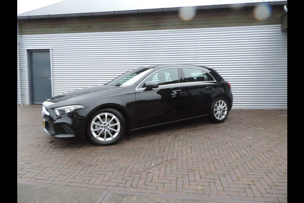 Mercedes-Benz A-Klasse 180 Business Solution Luxury sfeer licht
