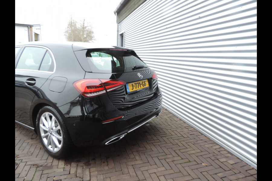 Mercedes-Benz A-Klasse 180 Business Solution Luxury sfeer licht