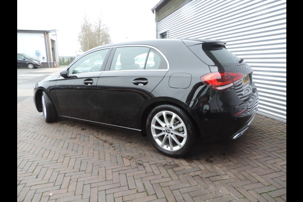 Mercedes-Benz A-Klasse 180 Business Solution Luxury sfeer licht