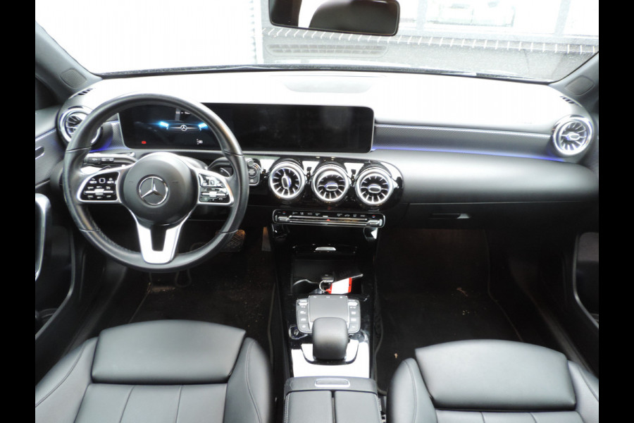 Mercedes-Benz A-Klasse 180 Business Solution Luxury sfeer licht