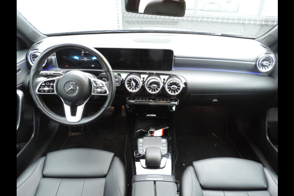Mercedes-Benz A-Klasse 180 Business Solution Luxury sfeer licht