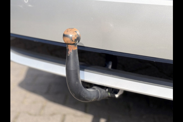 Toyota Corolla Touring Sports 2.0 Hybrid Team D | Trekhaak | CarPlay | ACC | Camera | LED | 17 inch