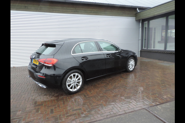 Mercedes-Benz A-Klasse 180 Business Solution Luxury sfeer licht