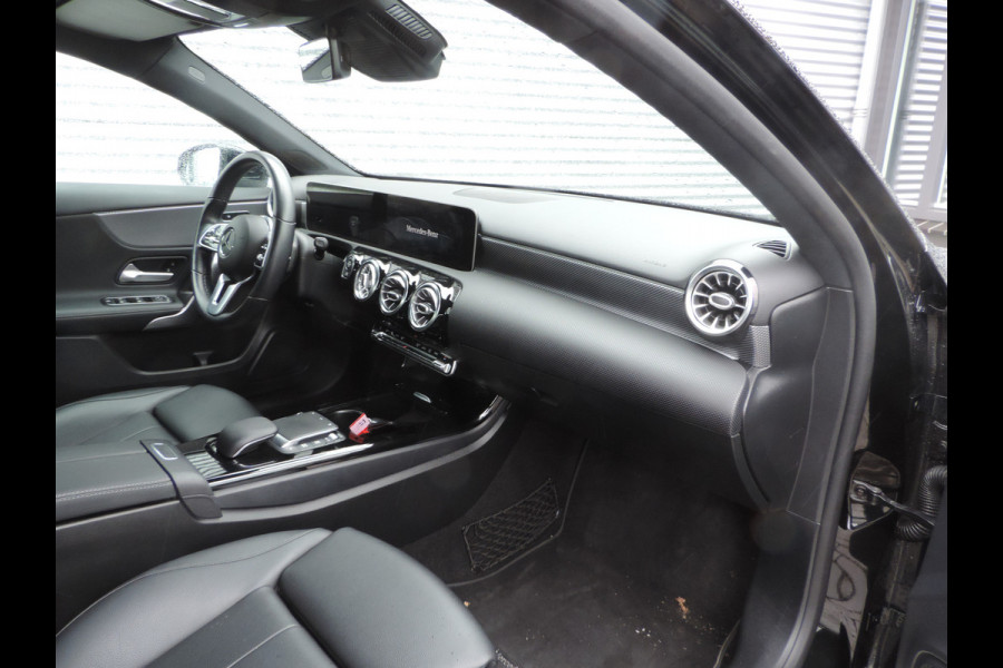 Mercedes-Benz A-Klasse 180 Business Solution Luxury sfeer licht