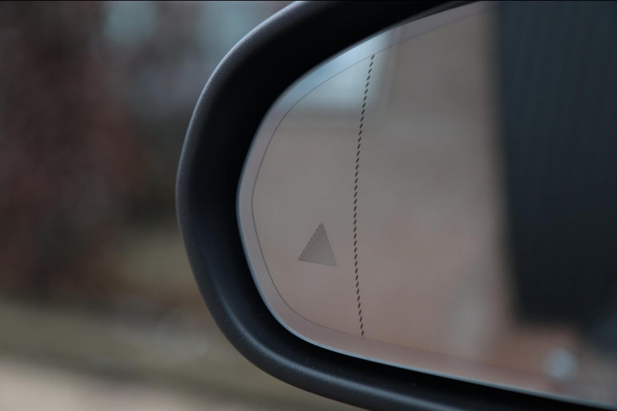 Mercedes-Benz A-Klasse A250 AMG / PANO / KEYLESS / ACC / CAMERA / DODEHOEK