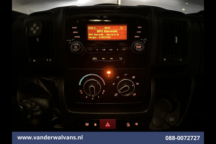 Peugeot Boxer 2.2 BlueHDi 141pk Bakwagen Laadklep Euro6 Airco | 1085kg laadvermogen | Cruisecontrol Bijrijdersbank