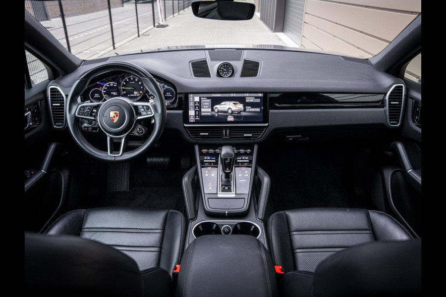 Porsche Cayenne Coupé 3.0 E-Hybrid - Sport Chrono l Panorama l Achter As Best. l Luchtvering l 22'' l Sfeerverl.