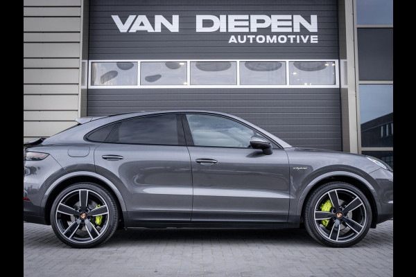 Porsche Cayenne Coupé 3.0 E-Hybrid - Sport Chrono l Panorama l Achter As Best. l Luchtvering l 22'' l Sfeerverl.