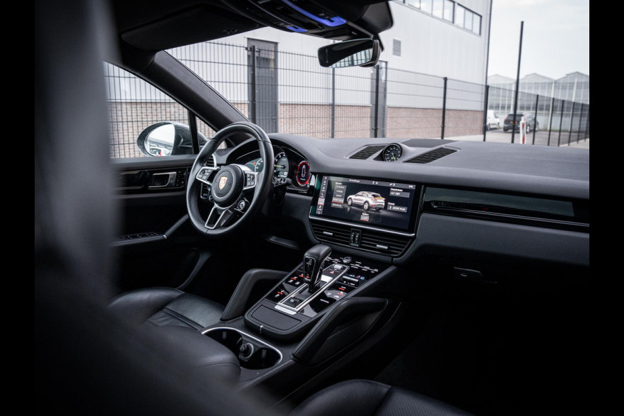 Porsche Cayenne Coupé 3.0 E-Hybrid - Sport Chrono l Panorama l Achter As Best. l Luchtvering l 22'' l Sfeerverl.