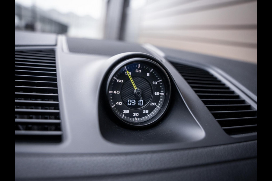 Porsche Cayenne Coupé 3.0 E-Hybrid - Sport Chrono l Panorama l Achter As Best. l Luchtvering l 22'' l Sfeerverl.