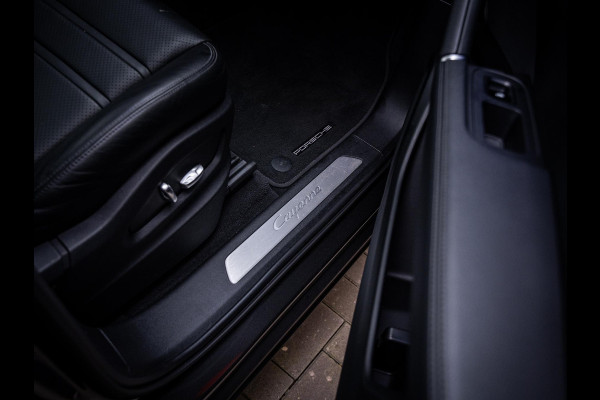 Porsche Cayenne Coupé 3.0 E-Hybrid - Sport Chrono l Panorama l Achter As Best. l Luchtvering l 22'' l Sfeerverl.